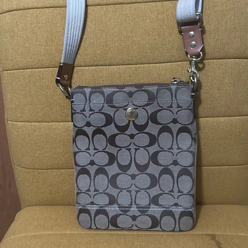 Authentic Coach crossbody purse - Picture 2 of 5